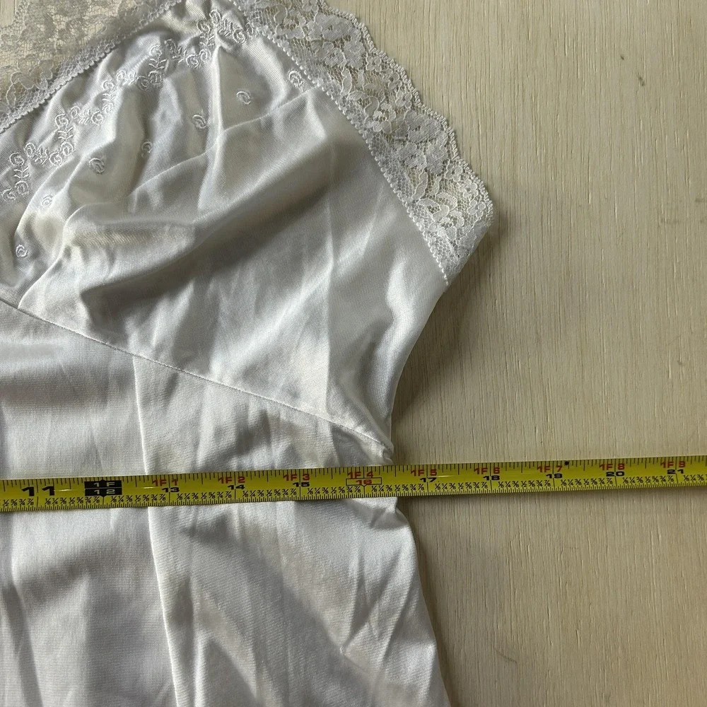 Vintage Satin Nylon Full Slip Womens Medium Lace Trim Adjustable Strap Lingerie